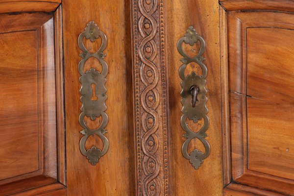 Baroque Cabinet in Walnut with Carvings, 18th Century-DXD-931700