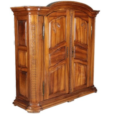 Baroque Cabinet in Walnut with Carvings, 18th Century-DXD-931700