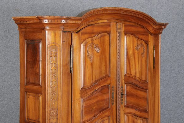 Baroque Cabinet in Walnut with Carvings, 18th Century-DXD-931700