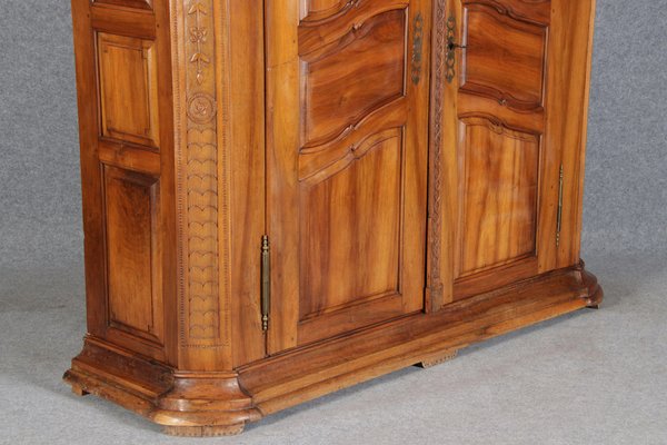 Baroque Cabinet in Walnut with Carvings, 18th Century-DXD-931700