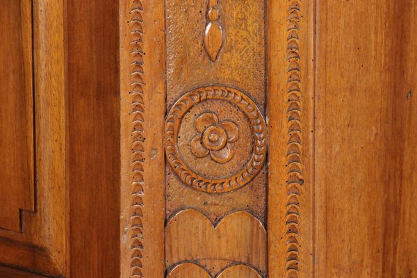 Baroque Cabinet in Walnut with Carvings, 18th Century-DXD-931700