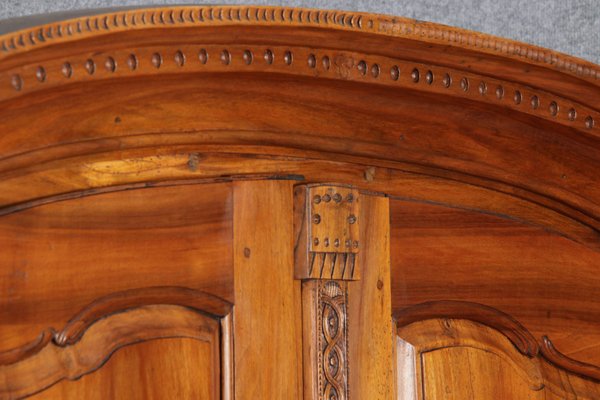 Baroque Cabinet in Walnut with Carvings, 18th Century-DXD-931700