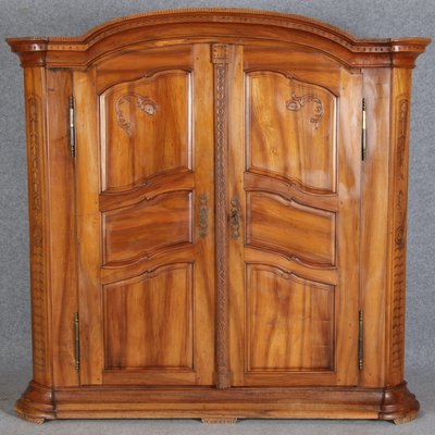 Baroque Cabinet in Walnut with Carvings, 18th Century-DXD-931700