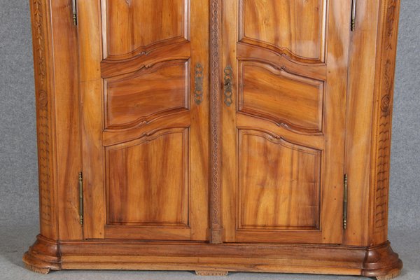 Baroque Cabinet in Walnut with Carvings, 18th Century-DXD-931700