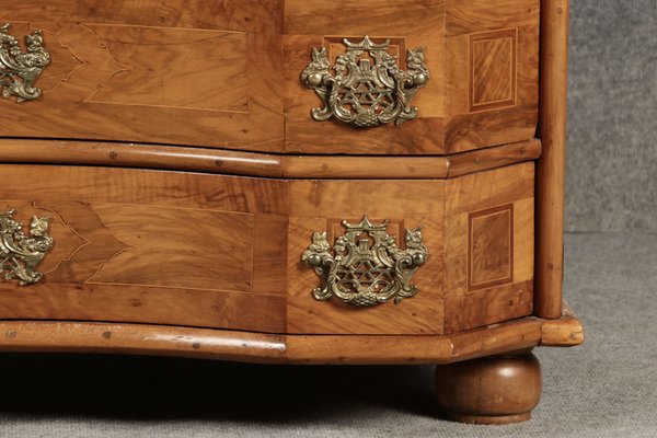 Baroque Concave Front Chest of Drawers in Walnut Veneer, 1730s-DXD-1790773