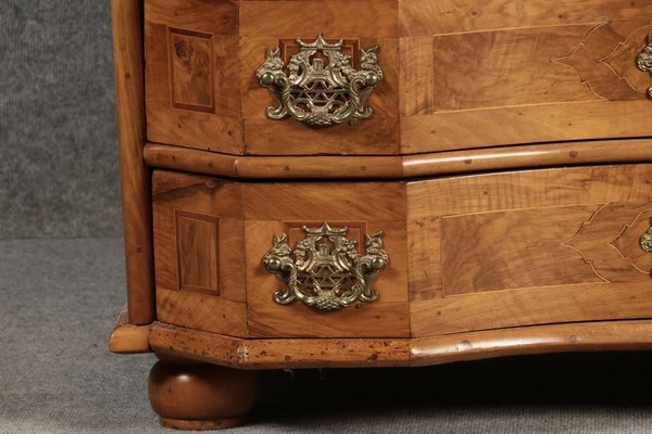 Baroque Concave Front Chest of Drawers in Walnut Veneer, 1730s-DXD-1790773