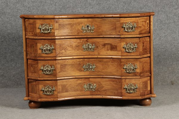 Baroque Concave Front Chest of Drawers in Walnut Veneer, 1730s-DXD-1790773