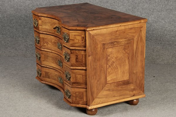 Baroque Concave Front Chest of Drawers in Walnut Veneer, 1730s-DXD-1790773