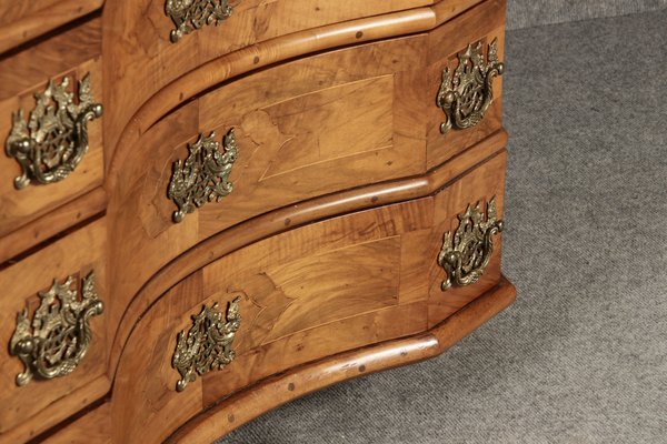 Baroque Concave Front Chest of Drawers in Walnut Veneer, 1730s-DXD-1790773