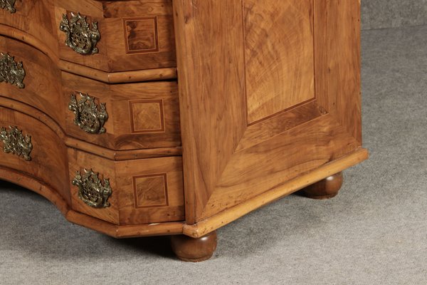 Baroque Concave Front Chest of Drawers in Walnut Veneer, 1730s-DXD-1790773