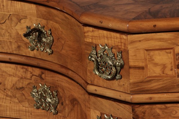 Baroque Concave Front Chest of Drawers in Walnut Veneer, 1730s-DXD-1790773