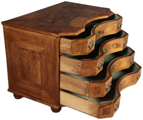 Baroque Concave Front Chest of Drawers in Walnut Veneer, 1730s-DXD-1790773