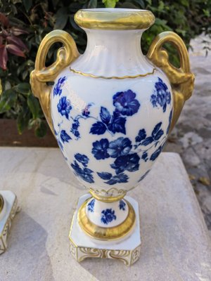 Bavarian Amphora Shaped Vases in White & Gold Porcelain with Handmade Blue Floral Decorations & Golden Swan Neck-Shaped Handles, Set of 2-ZFY-1756875