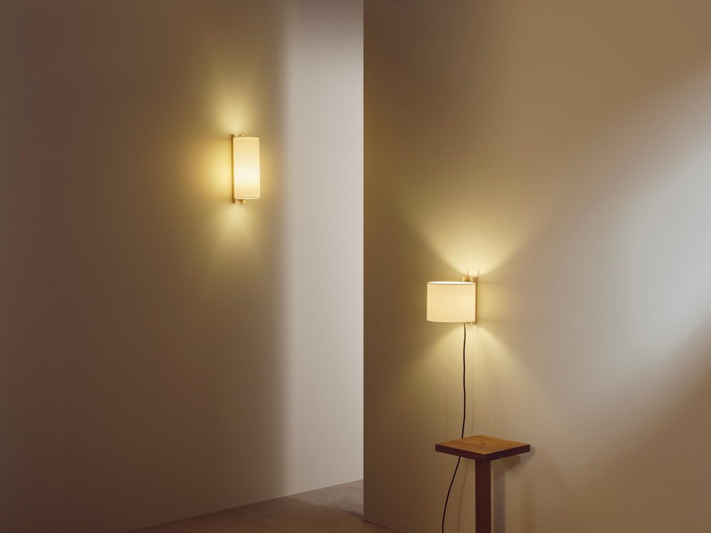 Beige and Beech TMM Corto Wall Lamp by Miguel Milá