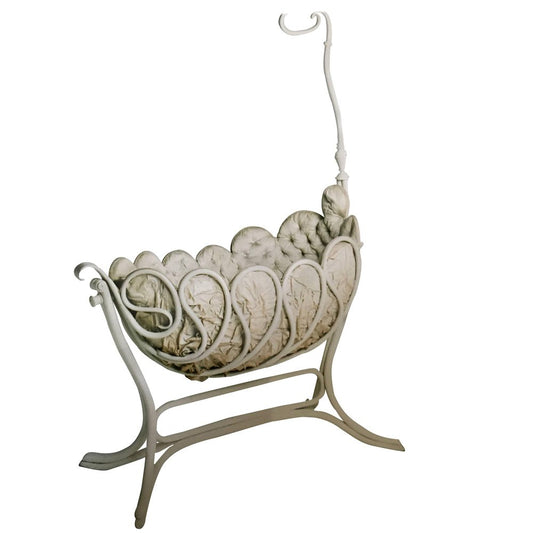 Bentwood Craddle with White Lacquered Silk Upholstering from Thonet, 1904