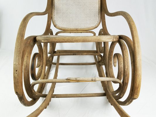 Bentwood Rocking Chair from Mundus, Hungary, 1900s-RD-1802061