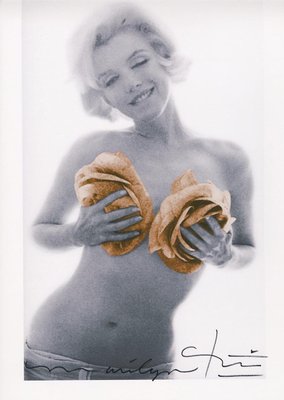 Bert stern "Marilyn Monroe gold apricot wink Roses" 2012-ICD-677697