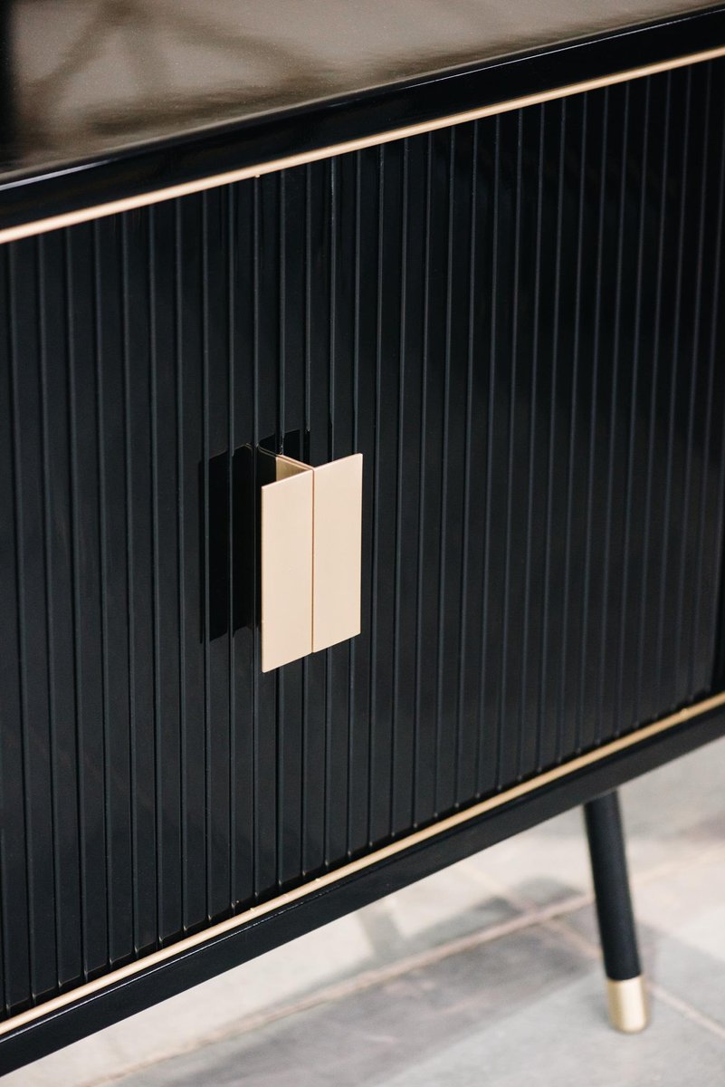 Bespoke Cabinet by Magdalena Tekieli