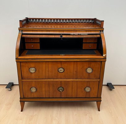 Biedermeier Roll-Top Desk in Cherry Veneer and Brass, 1820-NNB-2017624