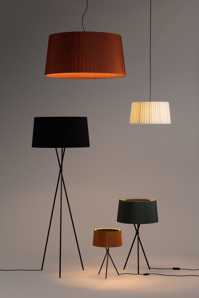 Black GT7 Pendant Lamp by Santa & Cole