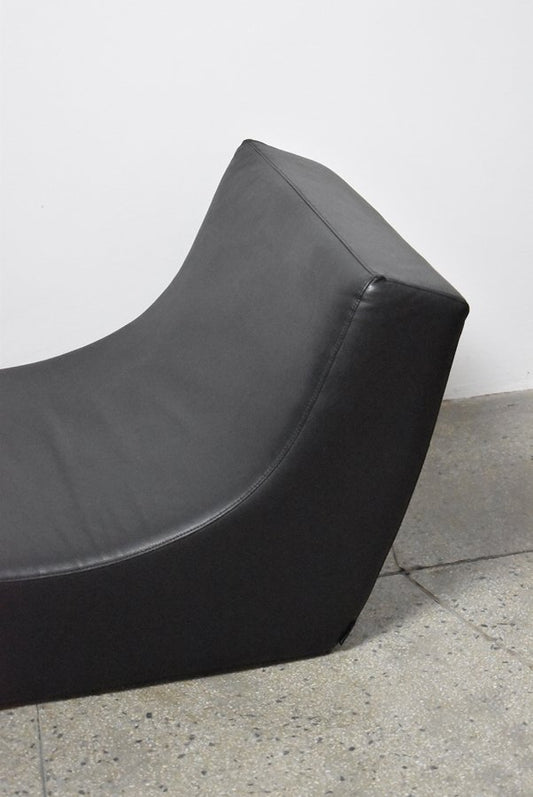 Black Leather Chaise Longue from Viccarbe, Spain