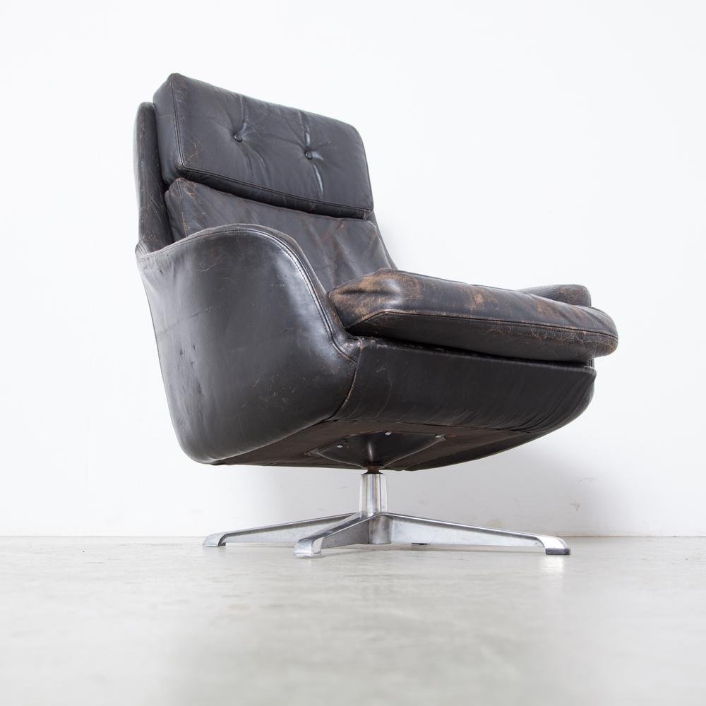 Black Leather Cracked Armchair