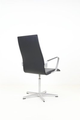 Black Leather Oxford Chair with Swivel Function by Arne Jacobsen for Fritz Hansen, 2008-NIX-1763663