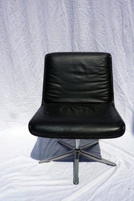 Black Leather Swivel Chair-UML-1816027