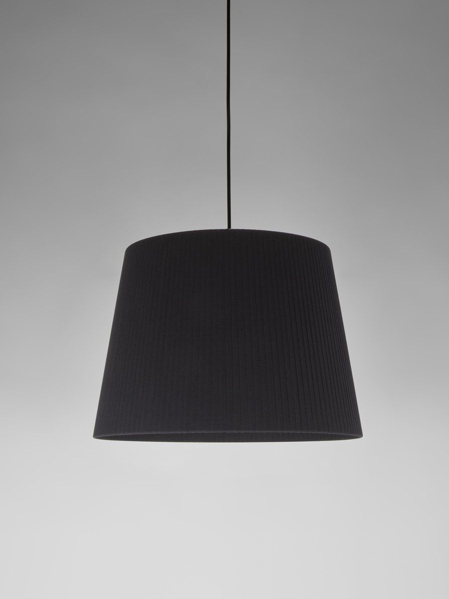 Black Sísísí Cónicas Gt1 Pendant Lamp by Santa & Cole