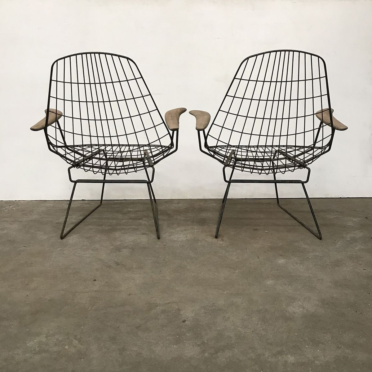 Black Wire Easy Chairs with Wooden Armrests, 1960s, Set of 2