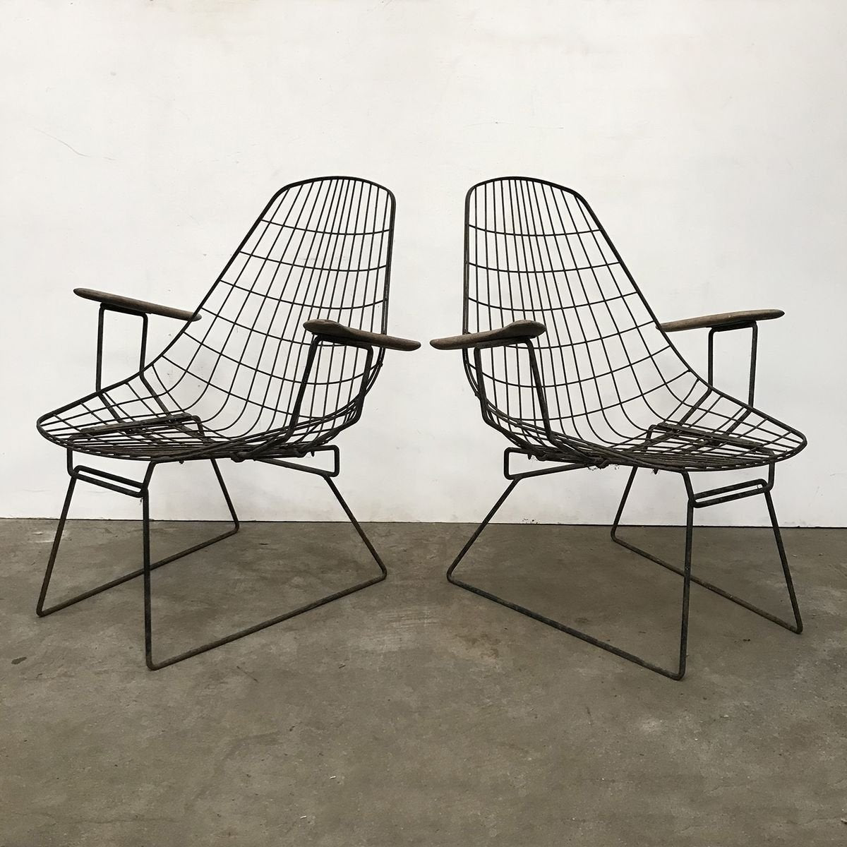 Black Wire Easy Chairs with Wooden Armrests, 1960s, Set of 2