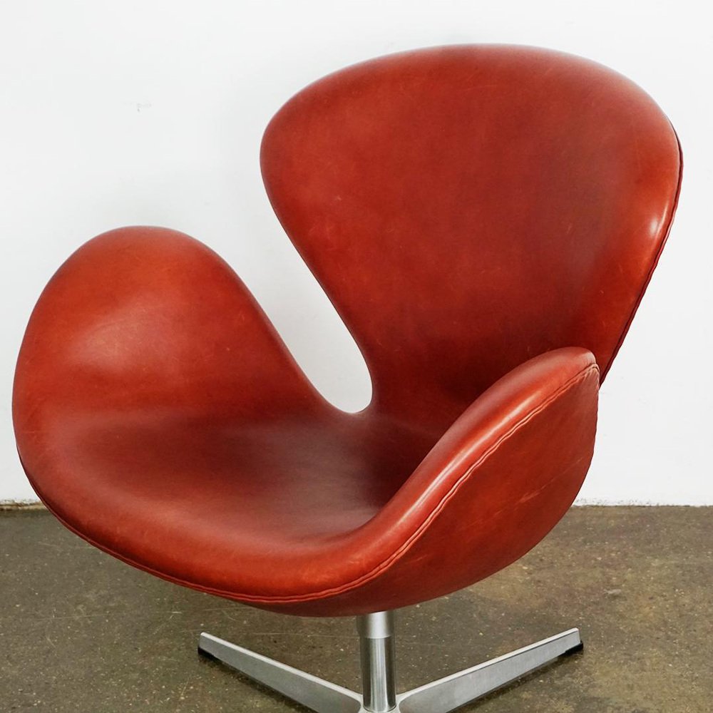 Bordeaux Leather Swan Chair attributed to Arne Jacobsen for Fritz Hansen Denmark, 2012