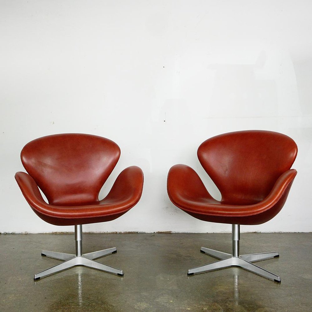 Bordeaux Leather Swan Chair attributed to Arne Jacobsen for Fritz Hansen Denmark, 2012