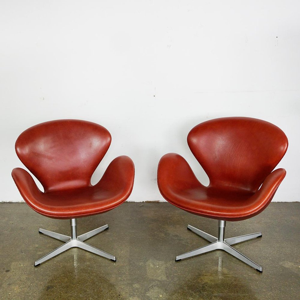 Bordeaux Leather Swan Chair attributed to Arne Jacobsen for Fritz Hansen Denmark, 2012