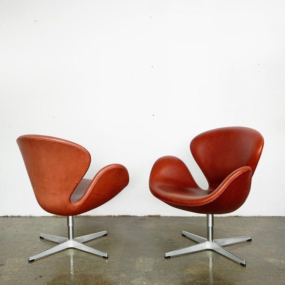 Bordeaux Leather Swan Chair attributed to Arne Jacobsen for Fritz Hansen Denmark, 2012