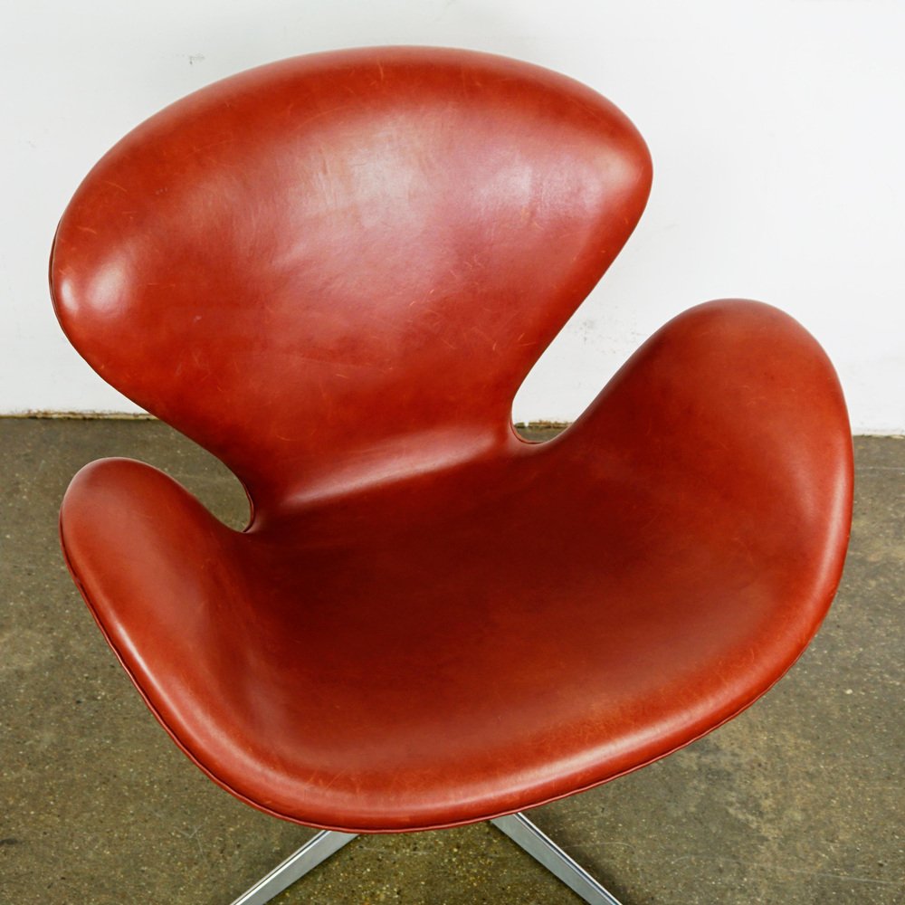 Bordeaux Leather Swan Chair attributed to Arne Jacobsen for Fritz Hansen Denmark, 2012