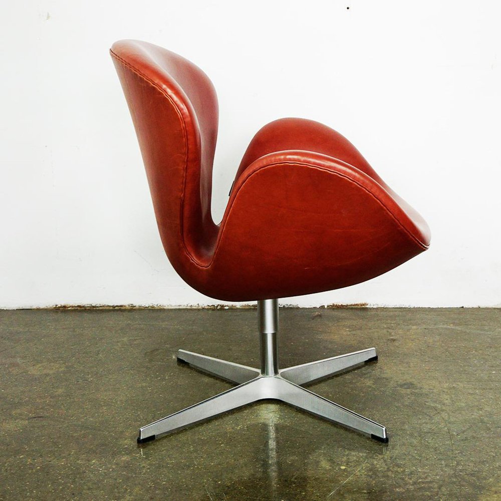 Bordeaux Leather Swan Chair attributed to Arne Jacobsen for Fritz Hansen Denmark, 2012