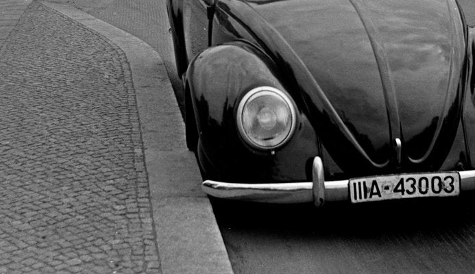 Brandenburg Gate with the Volkswagen Beetle, Germany, 1939-DYV-1030880