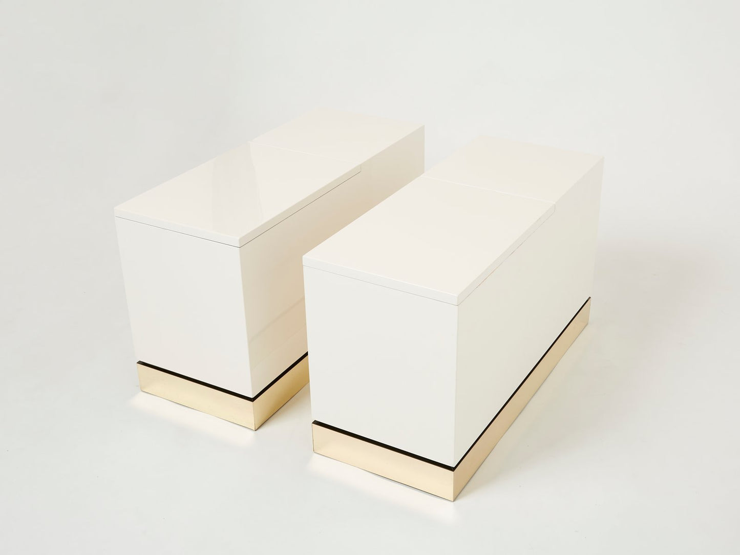 Brass White Lacquered Trunk End Tables by J.C. Mahey, 1970s, Set of 2