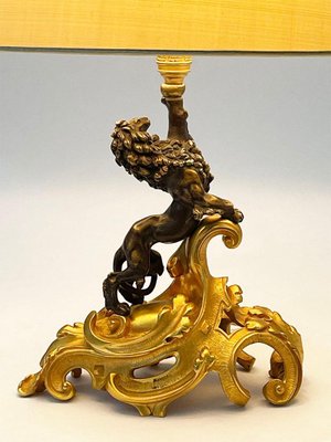 Bronze Lamp with Curled Leaf Gilded Base and Standing Lion-UCH-1226403