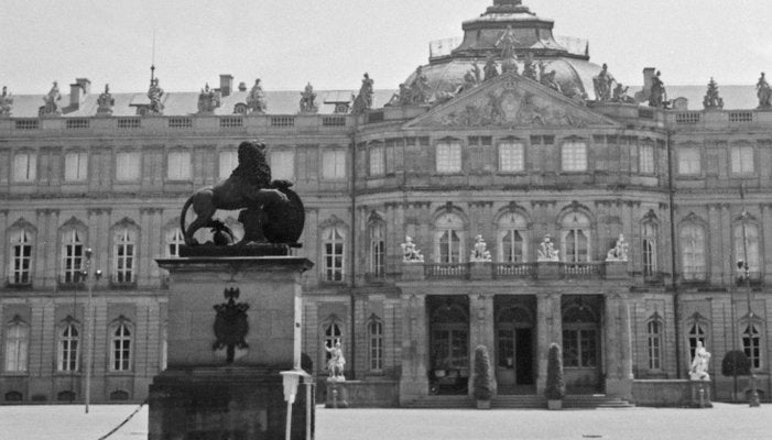 Bronze Sculptures at Entrance New Castle, Stuttgart Germany, 1935-DYV-988163