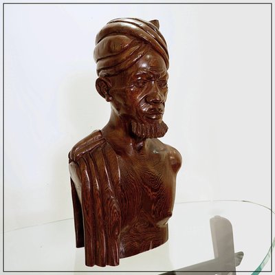 Brown Carved hardwood Bust-NYF-2018828