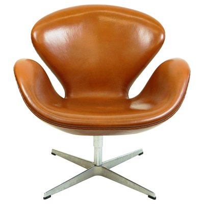 Brown Leather Swan Chair by Arne Jacobsen for Fritz Hansen-MH-861128