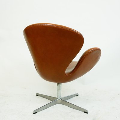 Brown Leather Swan Chair by Arne Jacobsen for Fritz Hansen-MH-861128