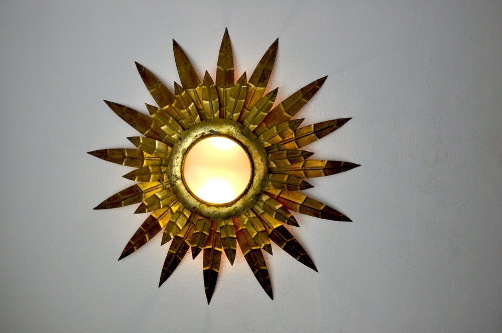 Brutalist Floral Sun Sconce in Gilded Metal, Italy, 1970s