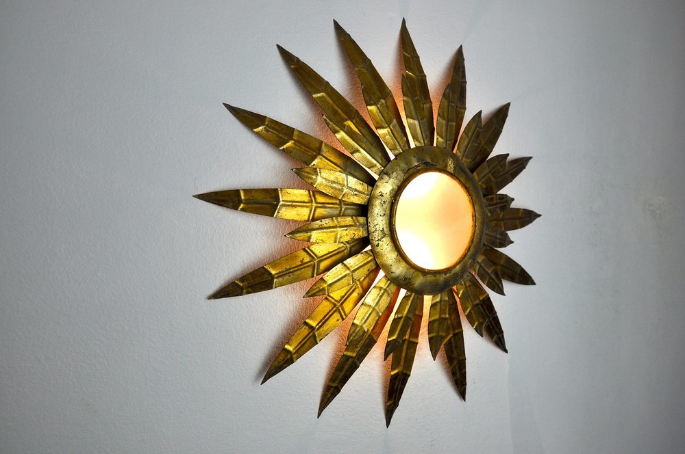 Brutalist Floral Sun Sconce in Gilded Metal, Italy, 1970s