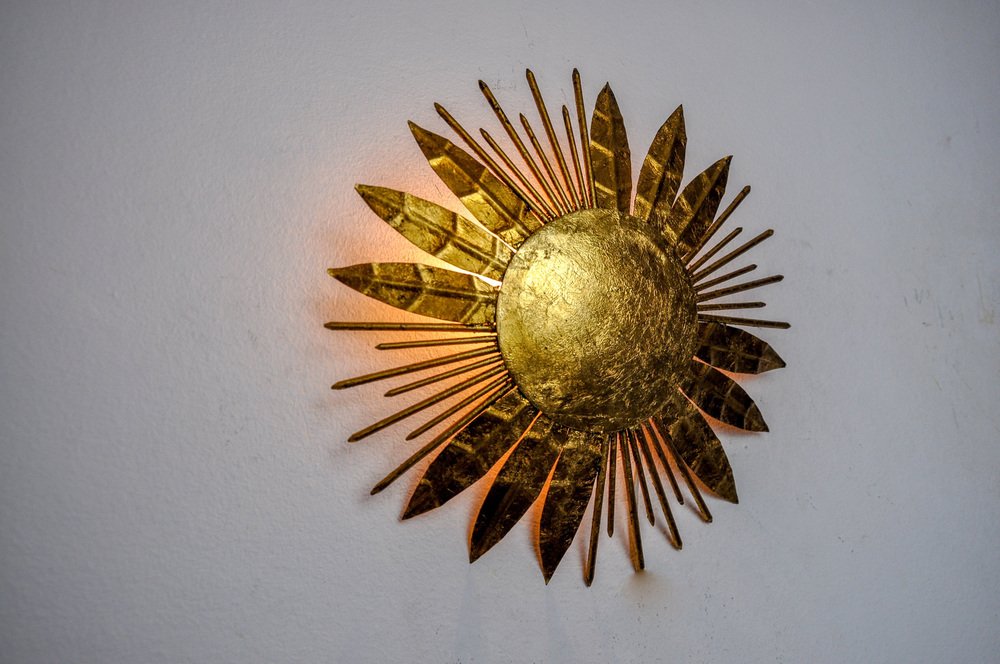 Brutalist Floral Sun Sconce in Gilded Metal with Gold Leaf, Italy, 1970