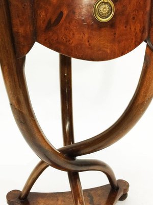 Burr Walnut Side Table with Curved Legs, 20th Century-UCH-1224601