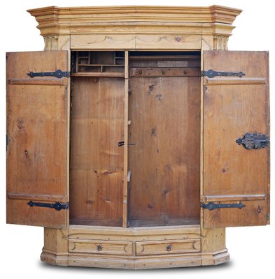 Carved Wardrobe in Fir, 1750-BGS-1437997