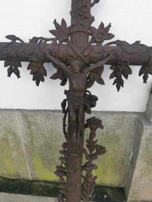 Cast-Iron Cross-GEL-1142491